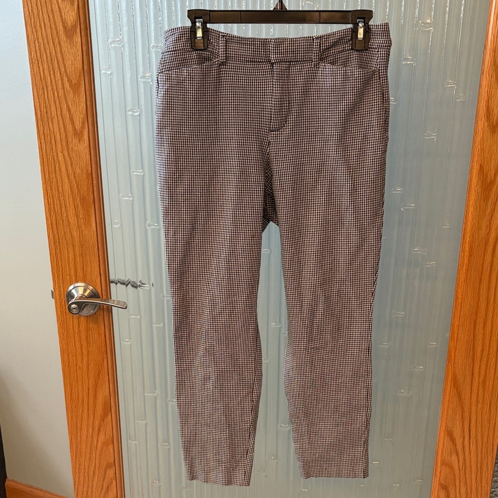 Old Navy Women's Black and White Checkered Pants
